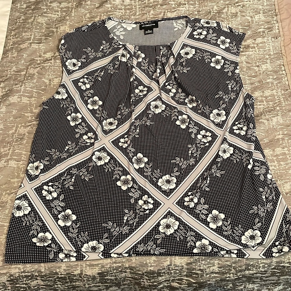 Liz Claiborne front pleated blouse